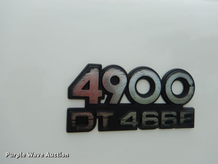 image for item FC9834 1999 International 4900 fuel truck