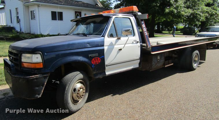 image for item FD9258 1992 Ford F450 Super Duty rollback truck