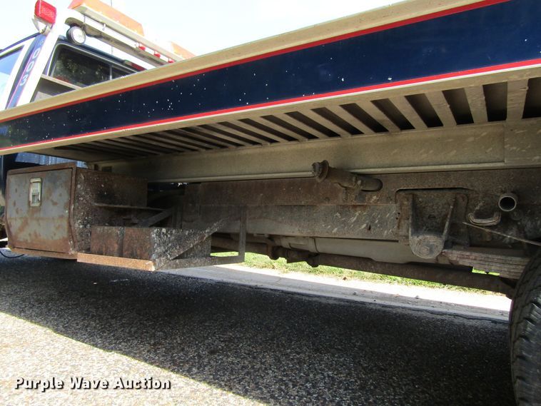 image for item FD9258 1992 Ford F450 Super Duty rollback truck