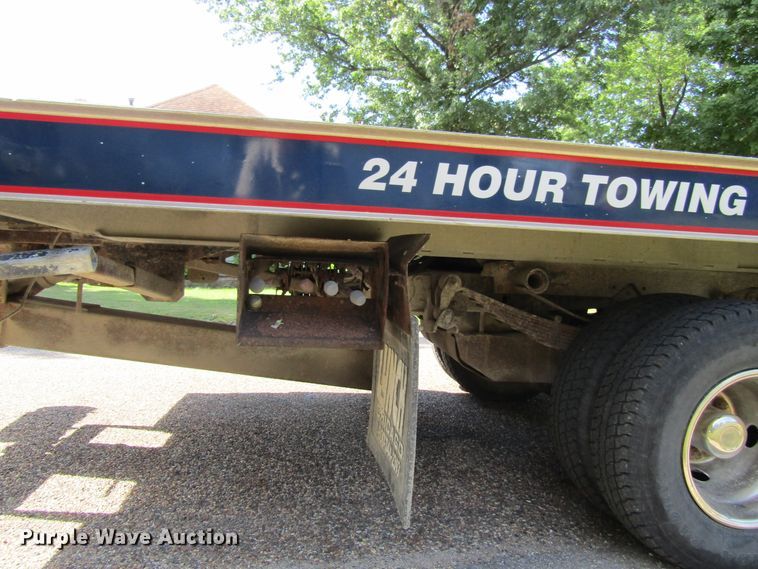 image for item FD9258 1992 Ford F450 Super Duty rollback truck