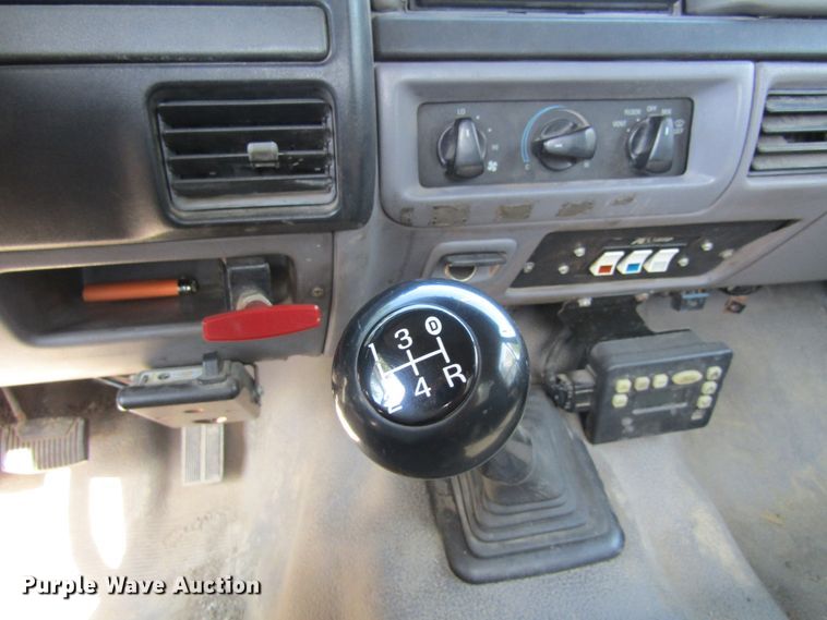 image for item FD9258 1992 Ford F450 Super Duty rollback truck