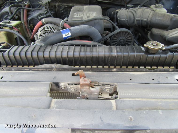 image for item FD9258 1992 Ford F450 Super Duty rollback truck