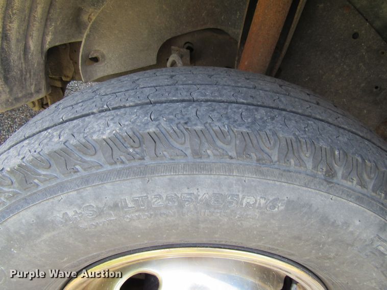 image for item FD9258 1992 Ford F450 Super Duty rollback truck