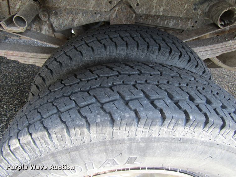 image for item FD9258 1992 Ford F450 Super Duty rollback truck