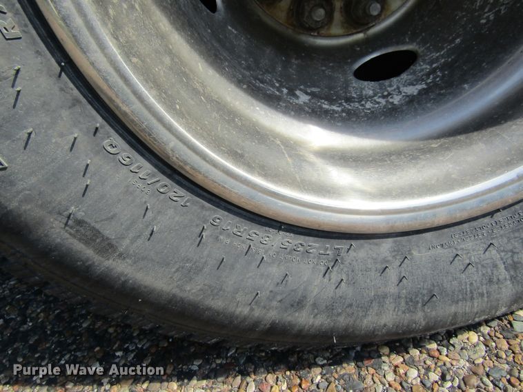 image for item FD9258 1992 Ford F450 Super Duty rollback truck