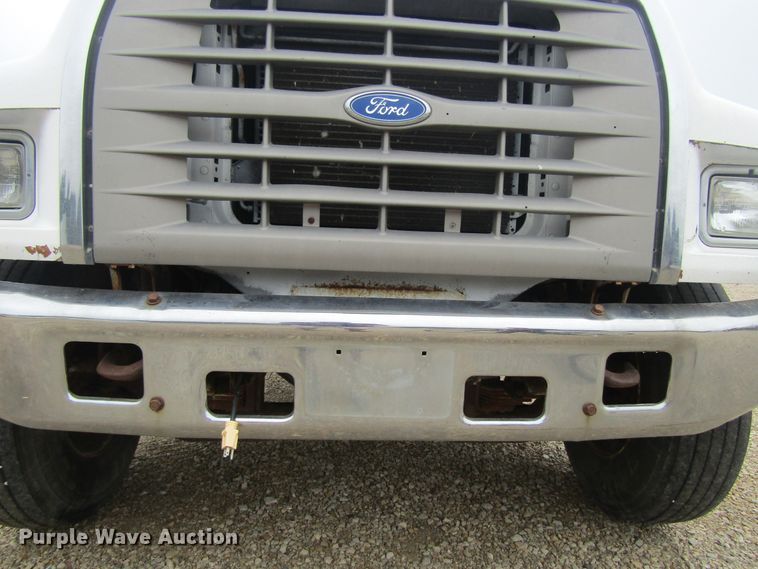 image for item FD9275 1996 Ford F700 truck cab and chassis