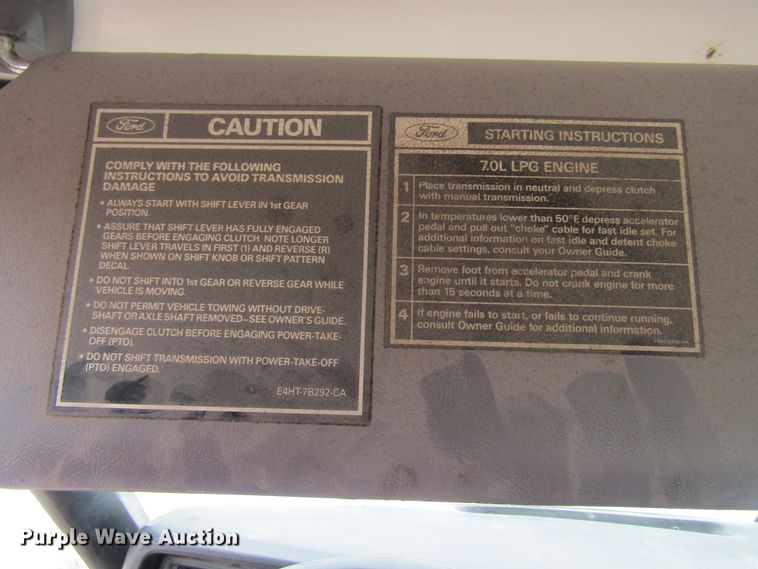 image for item FD9275 1996 Ford F700 truck cab and chassis