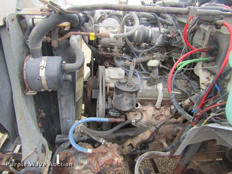 image for item FD9275 1996 Ford F700 truck cab and chassis