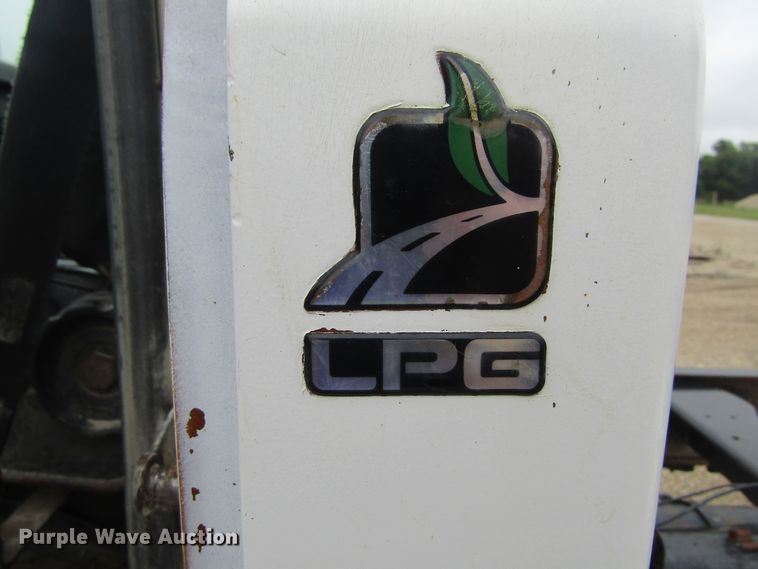 image for item FD9275 1996 Ford F700 truck cab and chassis