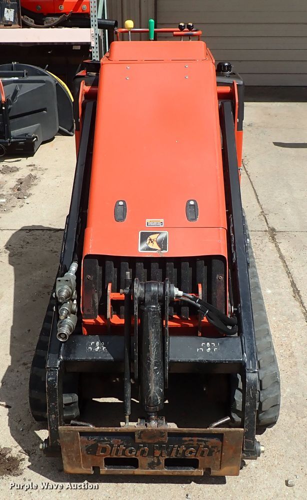 image for item FE9972 2014 Ditch Witch SK755 compact utility loader