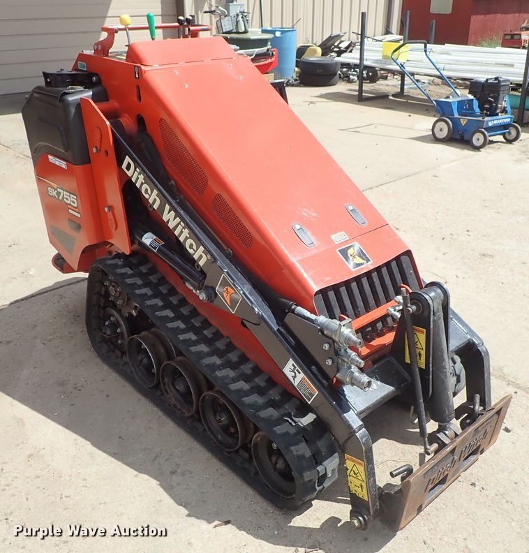 image for item FE9972 2014 Ditch Witch SK755 compact utility loader