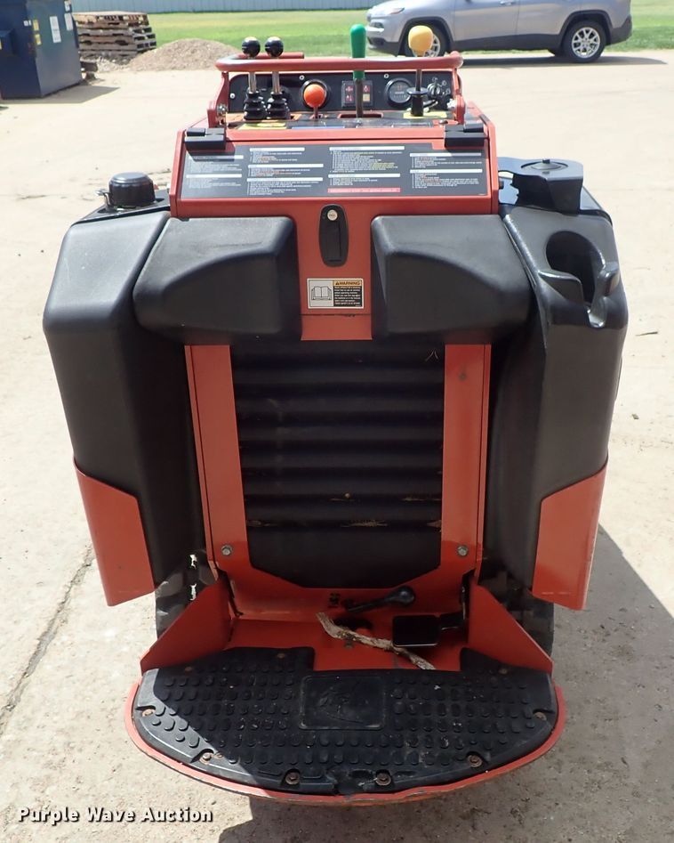 image for item FE9972 2014 Ditch Witch SK755 compact utility loader