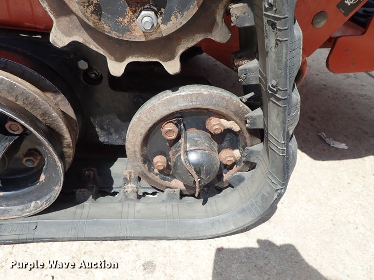 image for item FE9972 2014 Ditch Witch SK755 compact utility loader