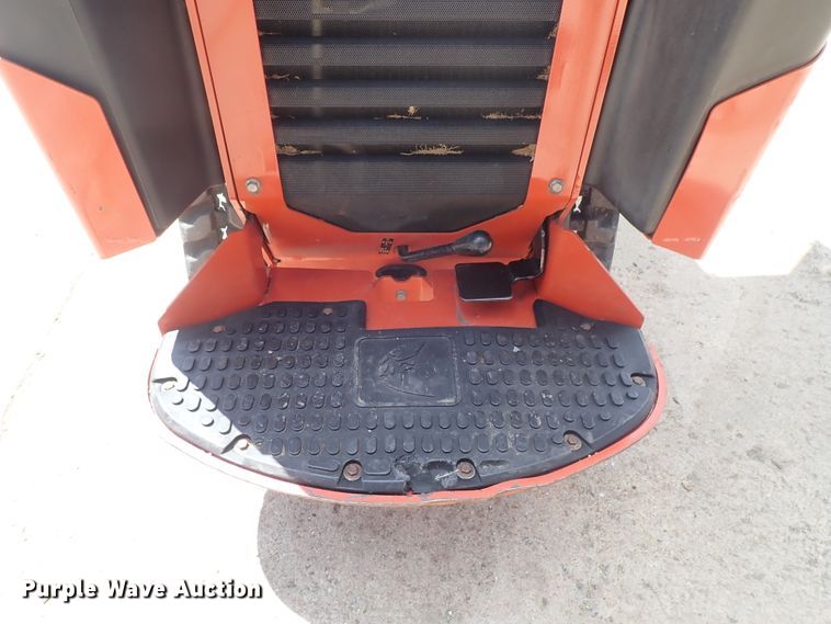 image for item FE9972 2014 Ditch Witch SK755 compact utility loader