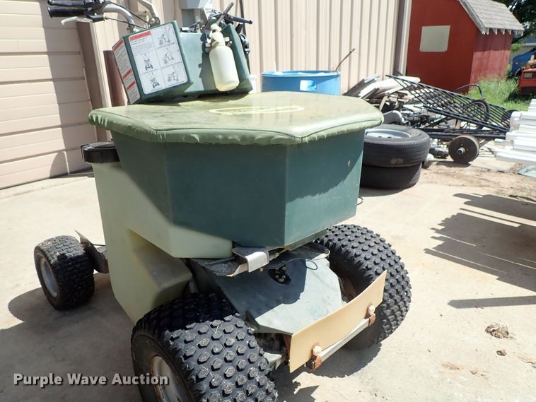 image for item FE9975 Perma Green spreader/sprayer