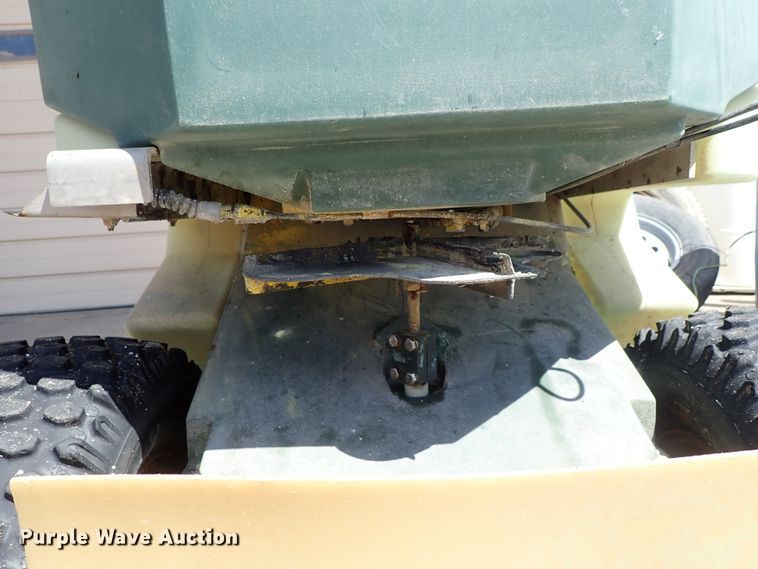 image for item FE9975 Perma Green spreader/sprayer