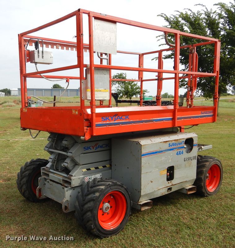 image for item FI9960 Skyjack SJ6826RT scissor lift