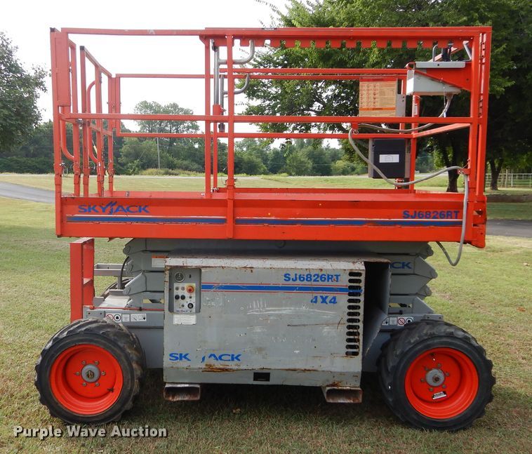 image for item FI9960 Skyjack SJ6826RT scissor lift