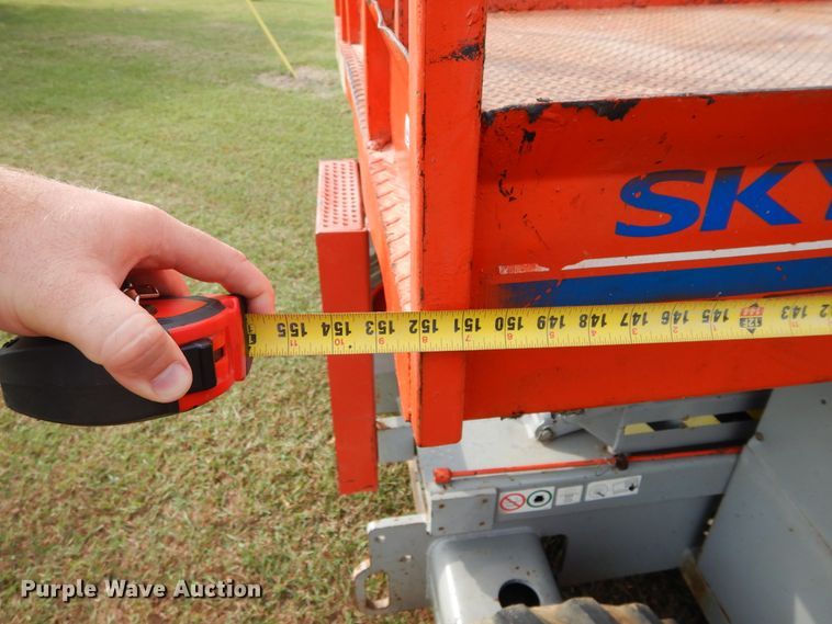 image for item FI9960 Skyjack SJ6826RT scissor lift