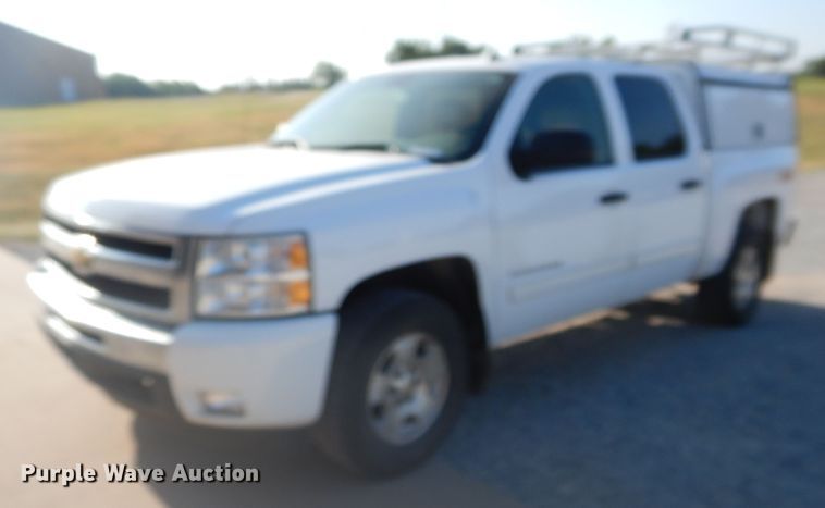 image for item FI9963 2011 Chevrolet Silverado 1500 Crew Cab pickup truck