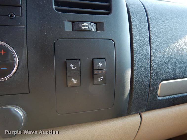 image for item FI9963 2011 Chevrolet Silverado 1500 Crew Cab pickup truck