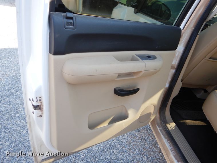 image for item FI9963 2011 Chevrolet Silverado 1500 Crew Cab pickup truck