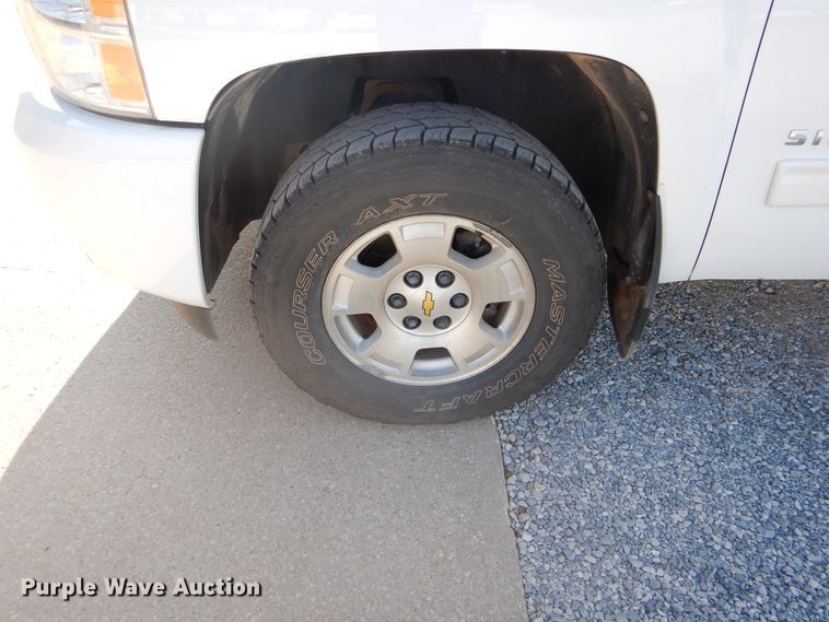 image for item FI9963 2011 Chevrolet Silverado 1500 Crew Cab pickup truck