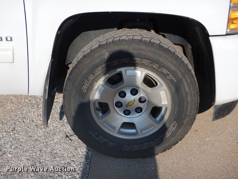 image for item FI9963 2011 Chevrolet Silverado 1500 Crew Cab pickup truck