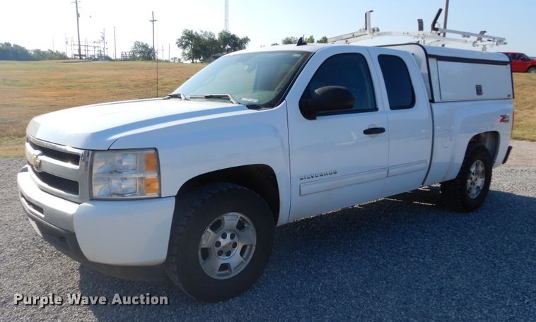 image for item FI9964 2010 Chevrolet Silverado 1500 Ext. Cab pickup truck