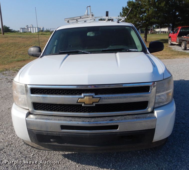 image for item FI9964 2010 Chevrolet Silverado 1500 Ext. Cab pickup truck