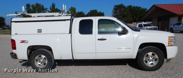 image for item FI9964 2010 Chevrolet Silverado 1500 Ext. Cab pickup truck