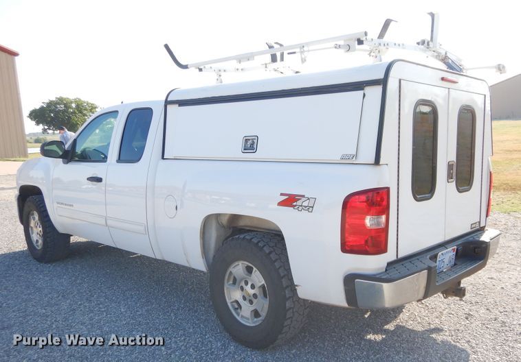 image for item FI9964 2010 Chevrolet Silverado 1500 Ext. Cab pickup truck