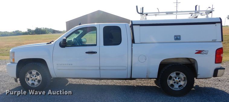 image for item FI9964 2010 Chevrolet Silverado 1500 Ext. Cab pickup truck