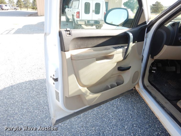 image for item FI9964 2010 Chevrolet Silverado 1500 Ext. Cab pickup truck