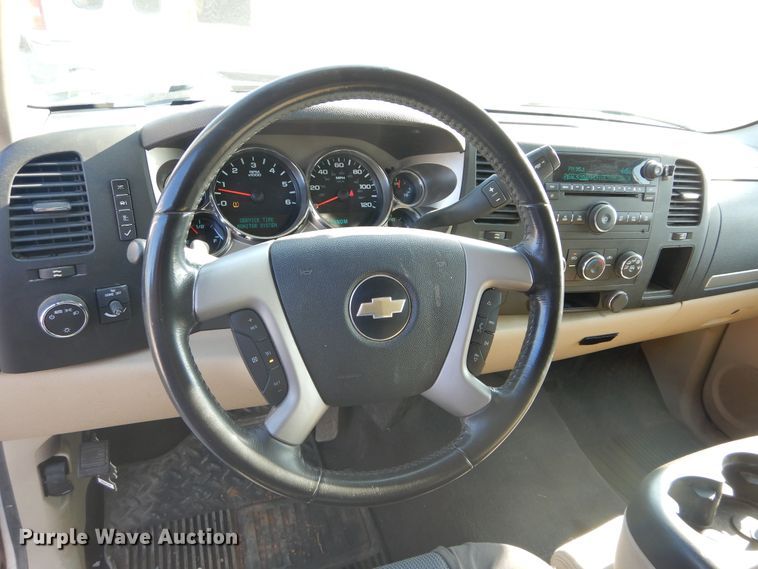 image for item FI9964 2010 Chevrolet Silverado 1500 Ext. Cab pickup truck