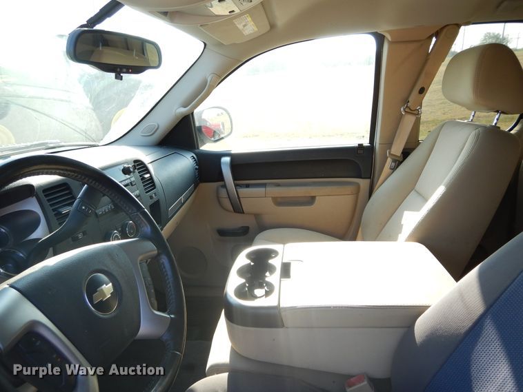 image for item FI9964 2010 Chevrolet Silverado 1500 Ext. Cab pickup truck