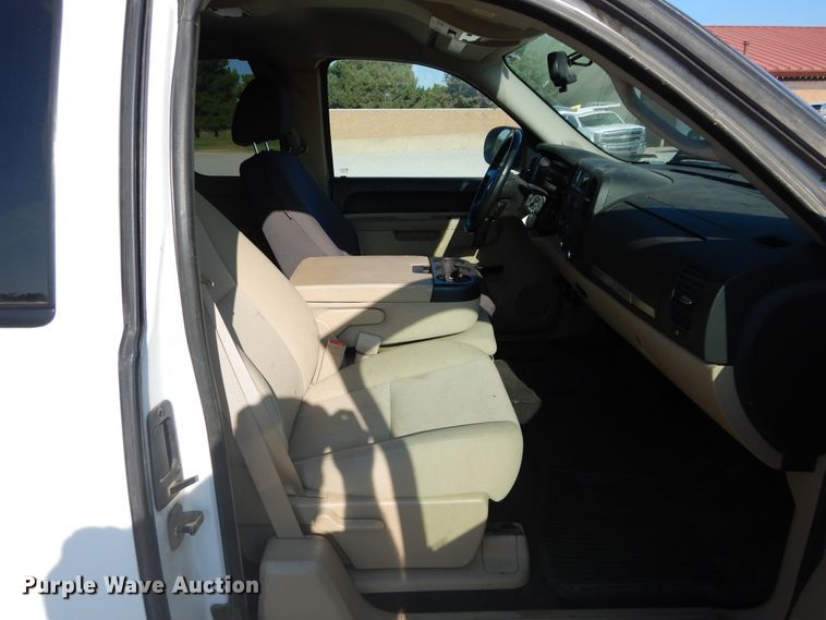 image for item FI9964 2010 Chevrolet Silverado 1500 Ext. Cab pickup truck