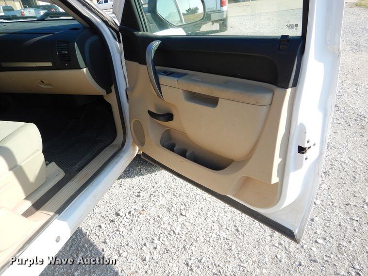 image for item FI9964 2010 Chevrolet Silverado 1500 Ext. Cab pickup truck