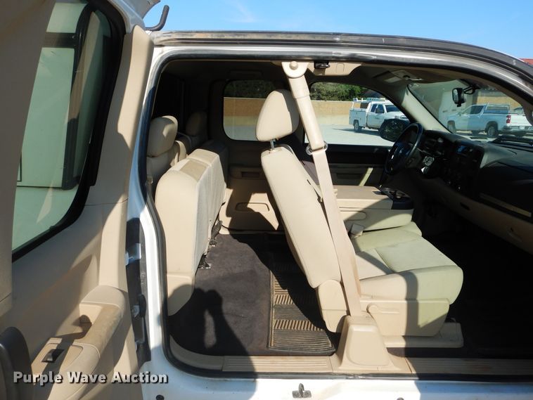 image for item FI9964 2010 Chevrolet Silverado 1500 Ext. Cab pickup truck