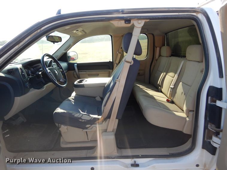 image for item FI9964 2010 Chevrolet Silverado 1500 Ext. Cab pickup truck