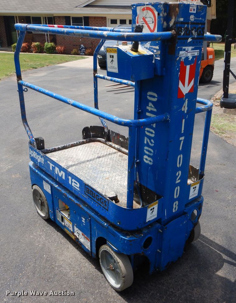 image for item FI9984 Up Right TM12 vertical lift