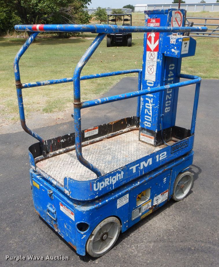 image for item FI9984 Up Right TM12 vertical lift