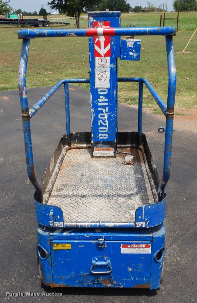 image for item FI9984 Up Right TM12 vertical lift