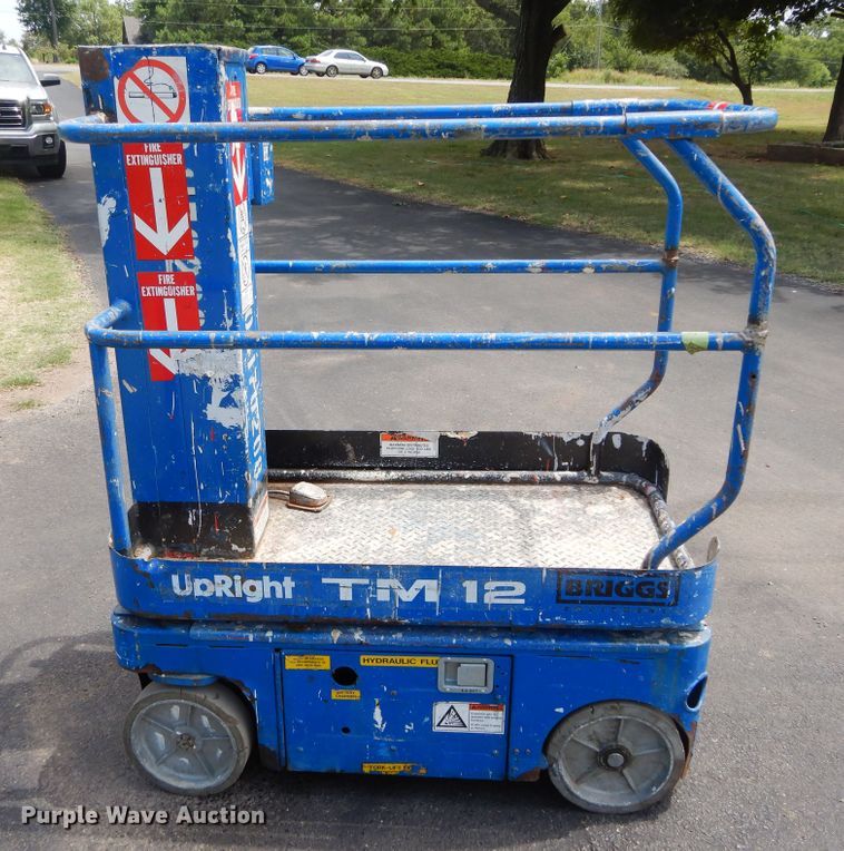 image for item FI9984 Up Right TM12 vertical lift