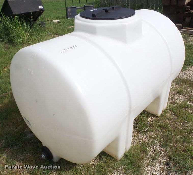 image for item FJ9199 325 gallon poly tank