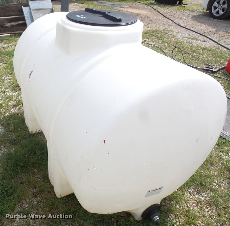 image for item FJ9199 325 gallon poly tank