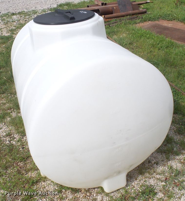 image for item FJ9199 325 gallon poly tank