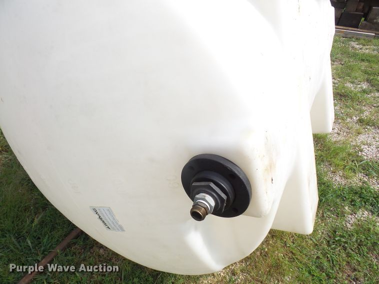 image for item FJ9199 325 gallon poly tank