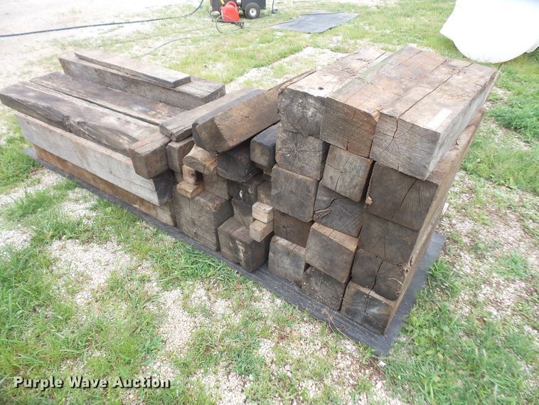 image for item FJ9201 Assorted steel and blocks