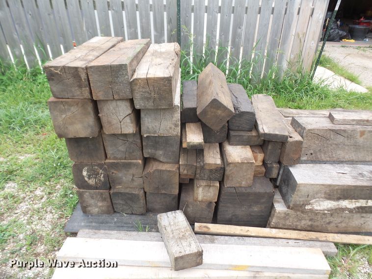 image for item FJ9201 Assorted steel and blocks